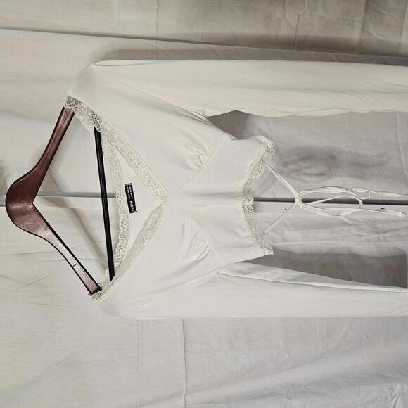 SHEIN Tops - Stylish White Lace Trim Long Sleeve Crop Top